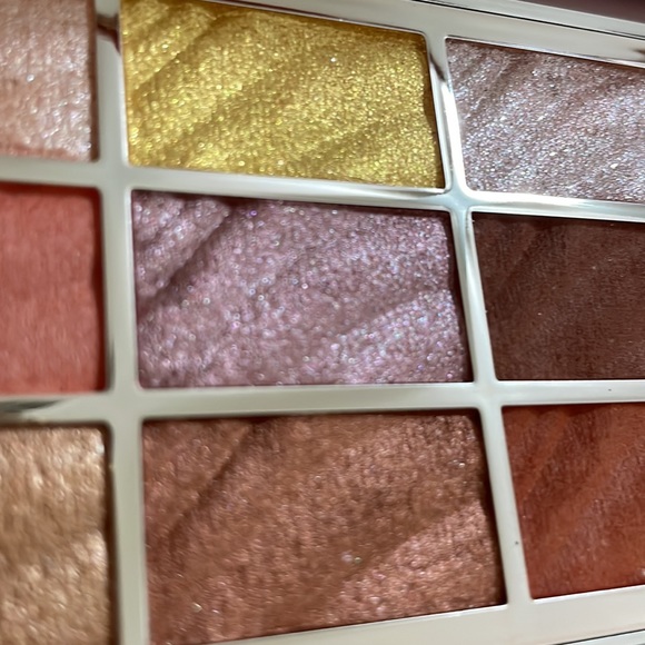 CIATE The Velvet Eye shadow Palette - Picture 3 of 6